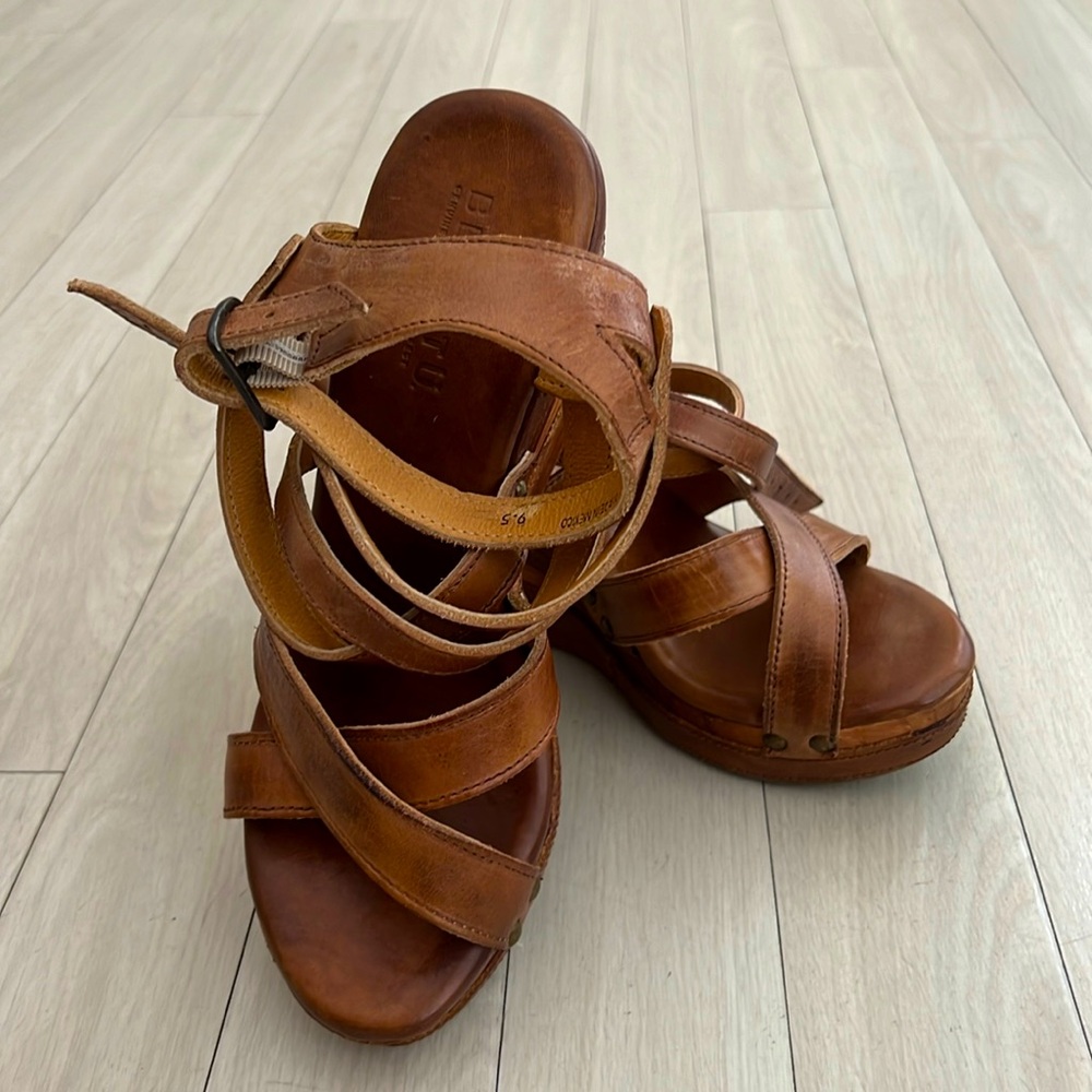 Gently loved, Bed Stü Leather/Wood Wedges.